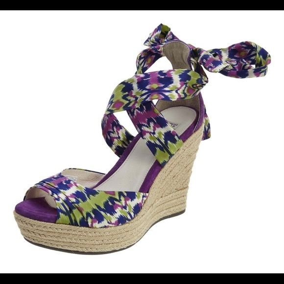 UGG Lucianna Wedge Sandal - Picture 1 of 11